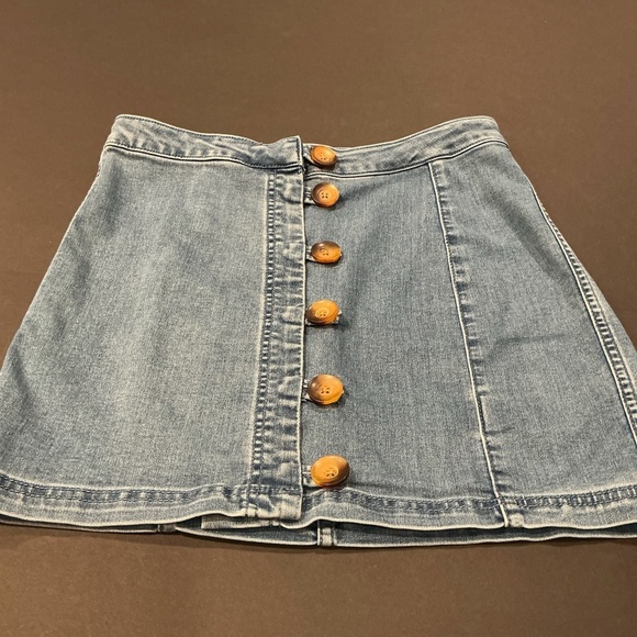 Free People Little Daisies Button Front Denim Mini Skirt Size 4 - Picture 3 of 8